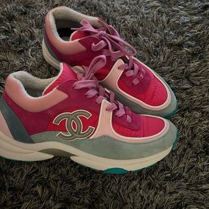 Chanel low top trainer “fuchsia pink”